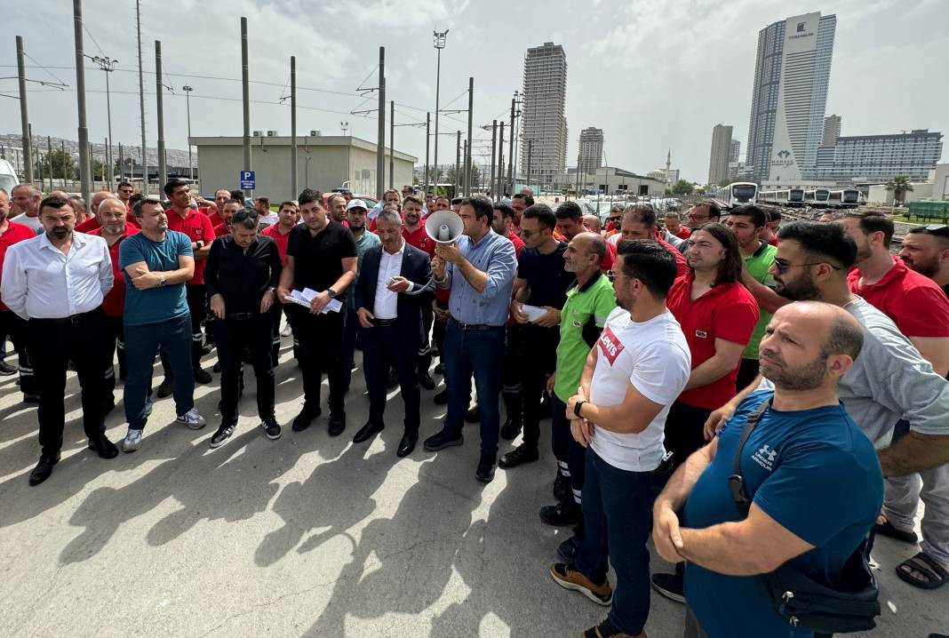 Cumhurbaşkanı Yardımcısı Yılmaz ile Dışişleri Bakanı Fidan Reisi'nin taziyesine katıldı - Resim: 9